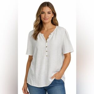 MICHAEL KORS WHITE TEXTURE BLOUSE SHORT SLEEVE HENLEY TOP SIZE: L (NWOT)